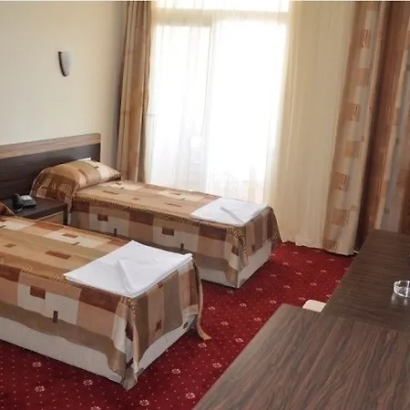 Primera & App Aparthotel 3*