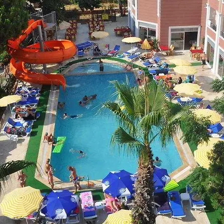 Primera & App Hotel apartamentowy 3*