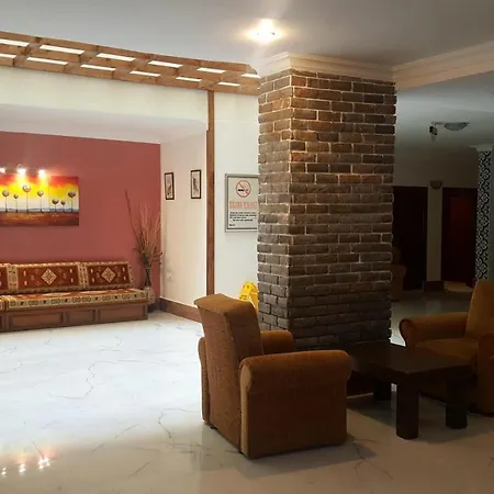 Primera & App Hotel apartamentowy 3*