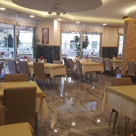 Aparthotel Primera & App
